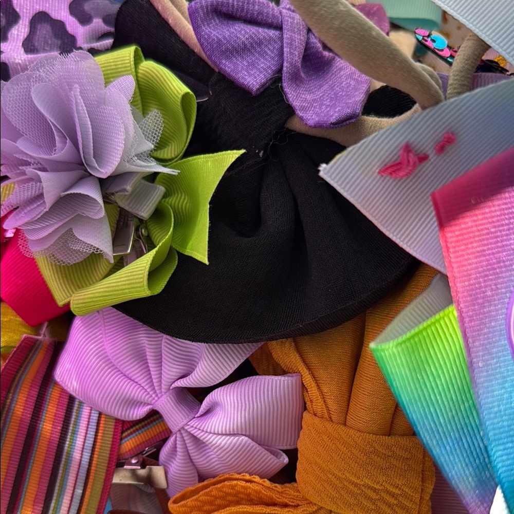 Colorful Hair Accessories Set - Picture 3 of 3